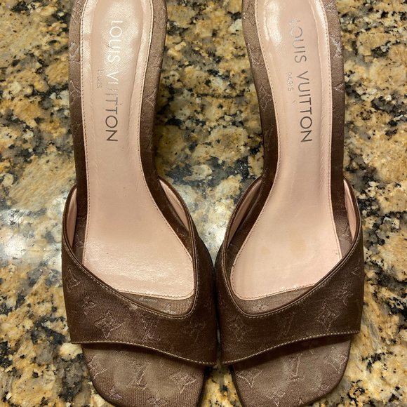 Louie Vuitton Heeled Sandals Size 38.5 - Picture 4 of 11